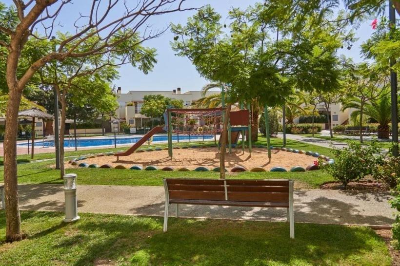 Apartamento Primera Linea De Playa Isla Cristina Urbanizacion Zarati Exterior photo